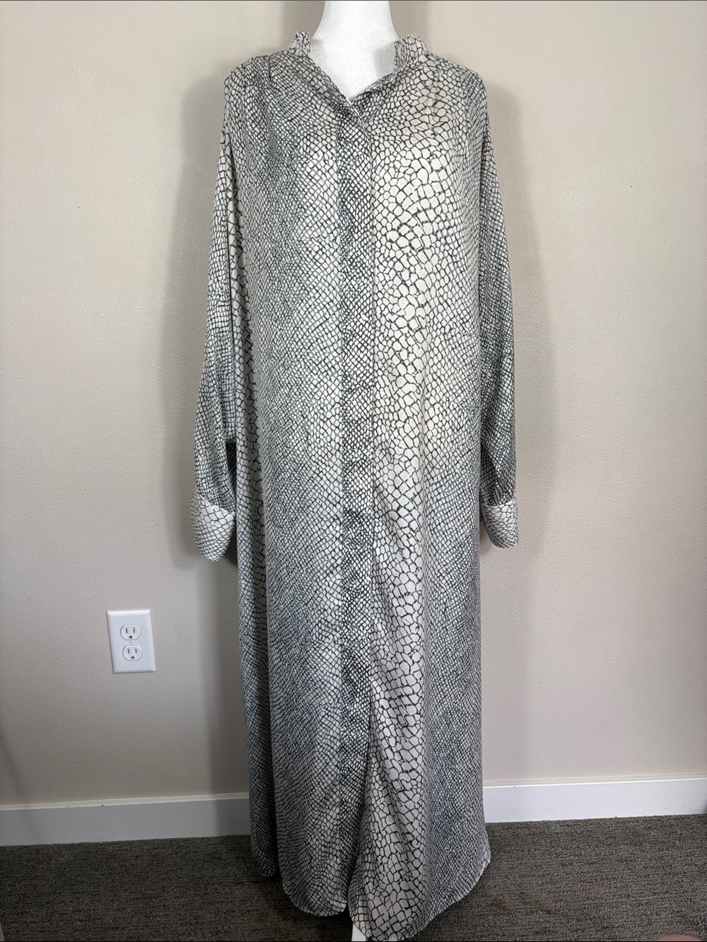 H&M Snakeskin Print Long Shirt Dress Maxi Size Large